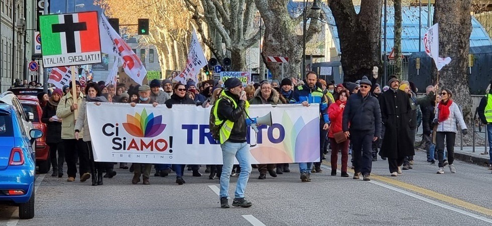 Foto d'archivio I No-vax trentini lanciano i corsi di danza, calcio e basket “Green Pass free”
